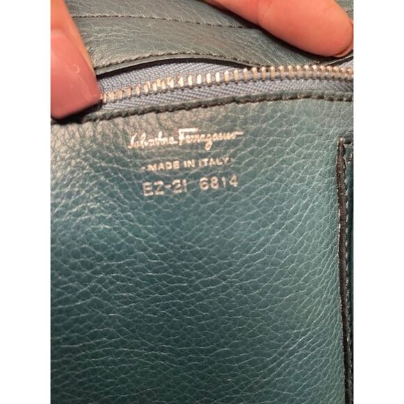 Ferragamo Frosted Luxe – Shearling Chic Shoulder Bag in Leather Elegance - Picture 6 of 16